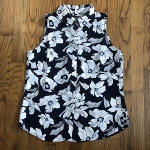 Banana Republic Sleeveless Button Down Blouse Painted Floral Print Navy Cream S